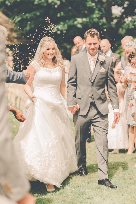 Summer Wedding Confetti Moment Summer Wedding Confetti Moment
