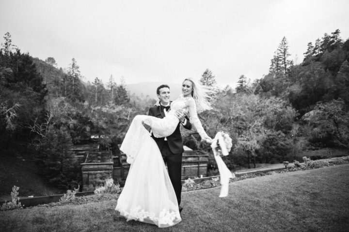Hawaii Wedding with Biodegradable Wedding Confetti Hawaii Wedding with Biodegradable Wedding Confetti